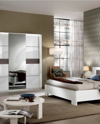 dormitor-modern-complet-alb-lucios-cu-textura-lemn